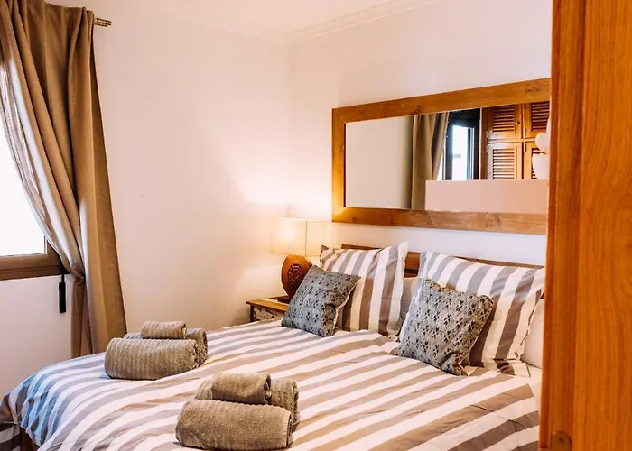 Paradise House: Piscina Privada, Playa 100m Villa